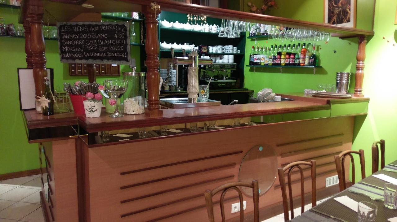 Logis De L'Europe Restaurant Le Cepage Otel Corbigny Dış mekan fotoğraf